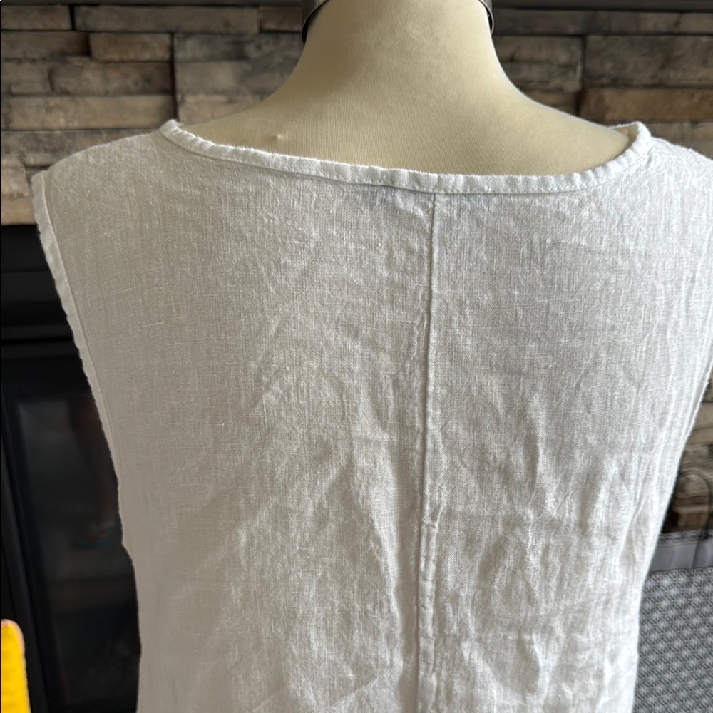 Made in Italy Linen Asymmetrical White Sleeveless Tank Top - Picture 8 of 12